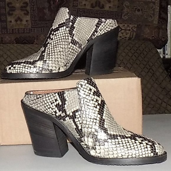 NEW Aquatalia Libby python snake embossed leather heeled mules US 6.5 Italy - Picture 5 of 9